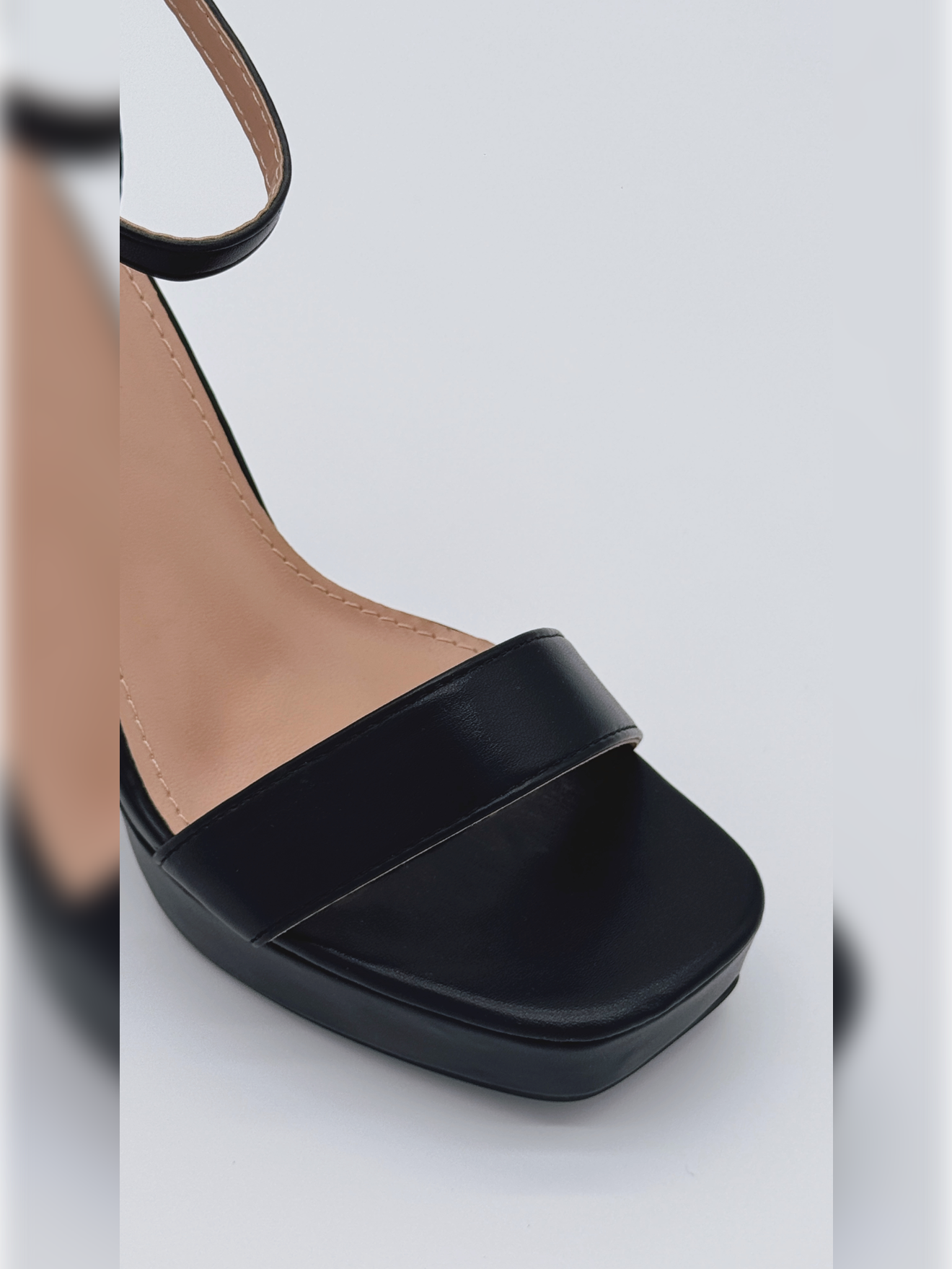 Sandales à talon haut