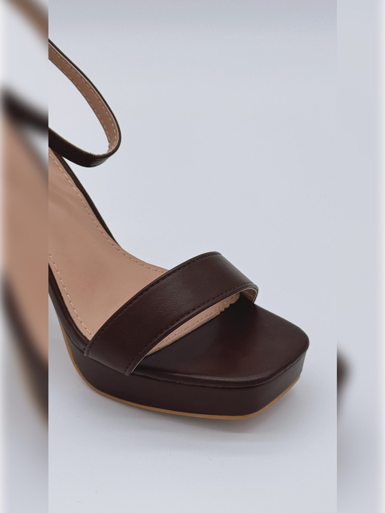 Sandales à talon haut