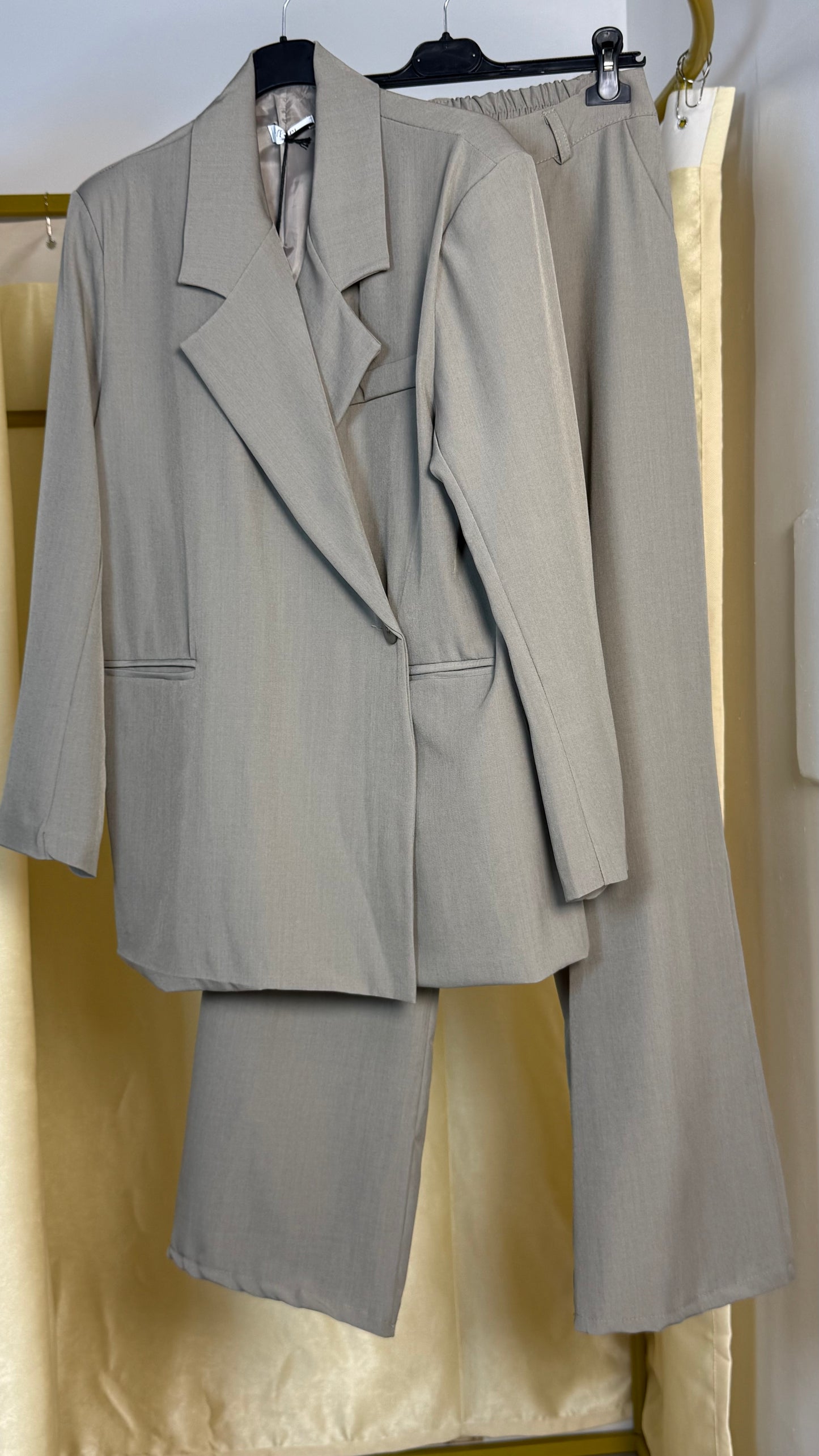 Ensemble FARAH blazer pantalon manches longues - D1 D2