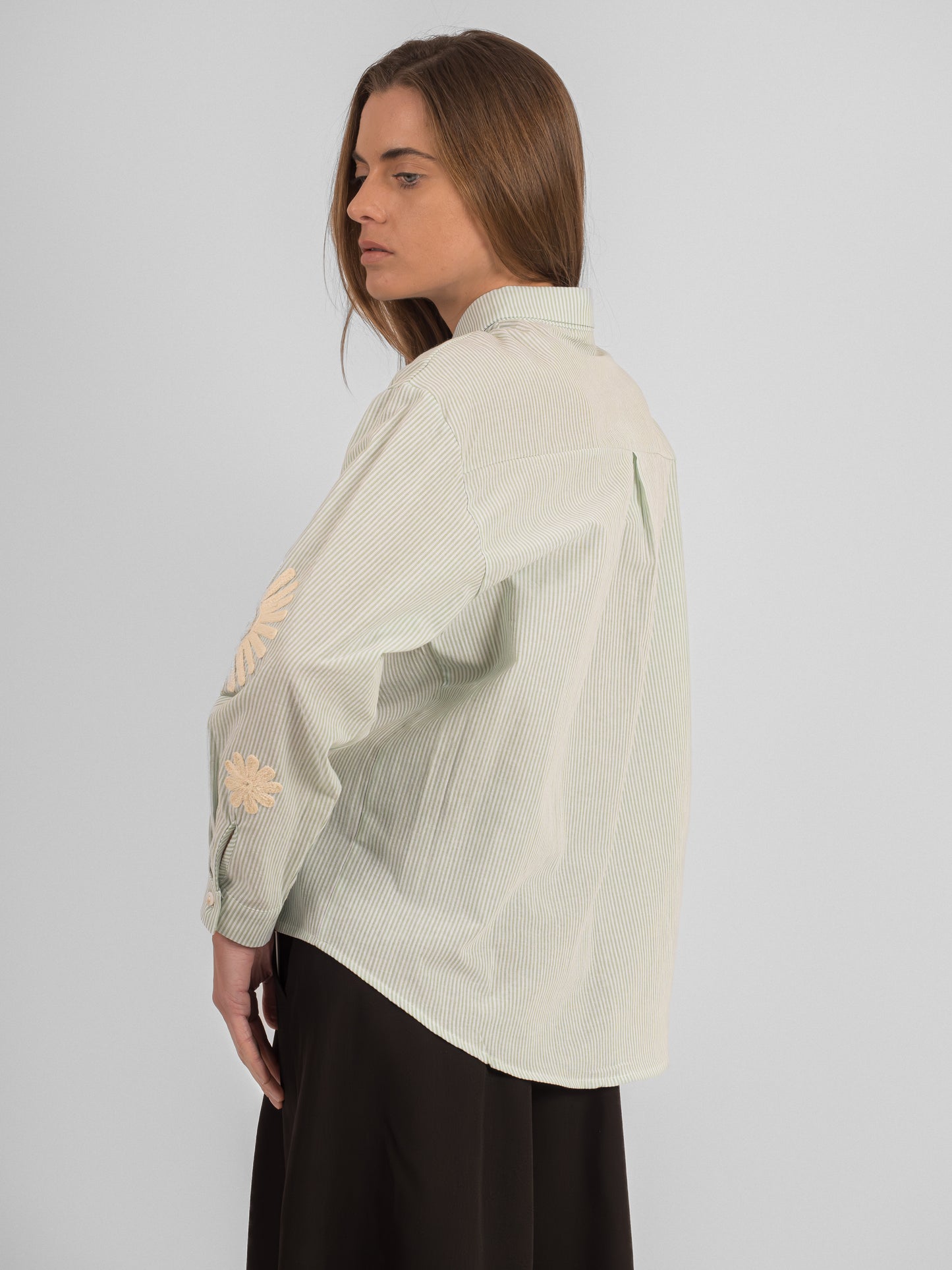 Chemise rayée à broderies fleuris - P3 PA