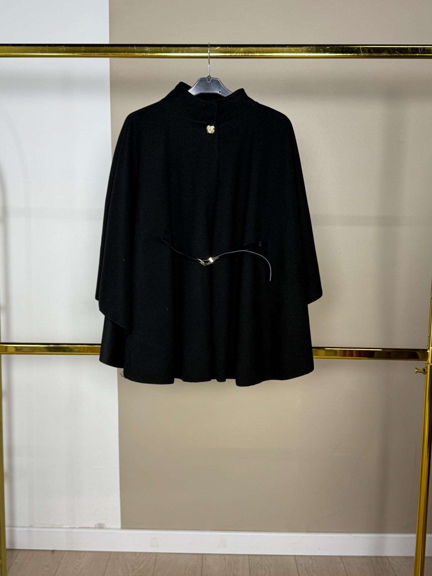 CAPES AVEC CEINTURE DÉTAIL DORÉE