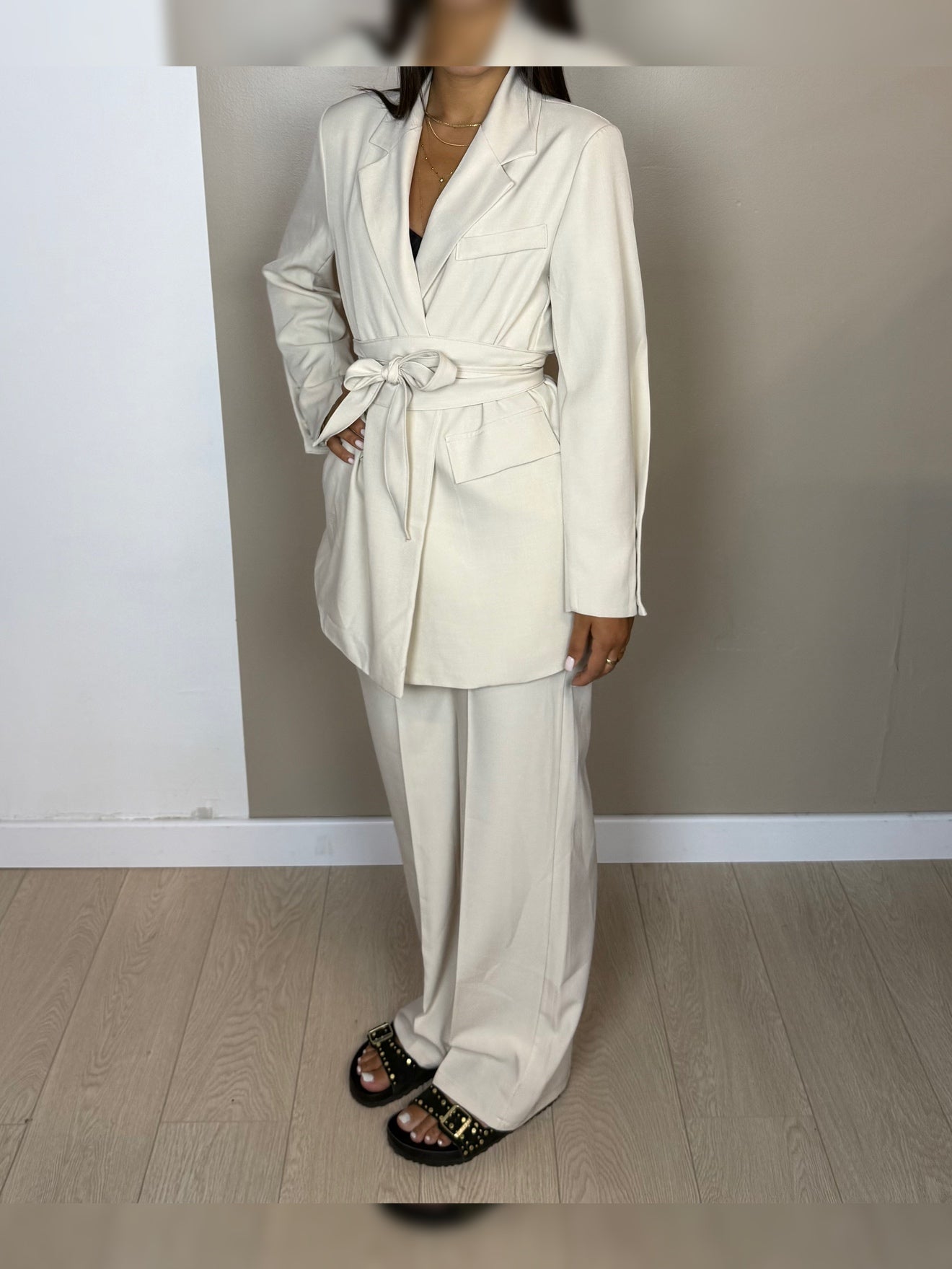 Ensemble NORA blazer pantalon manches longues avec ceinture E1