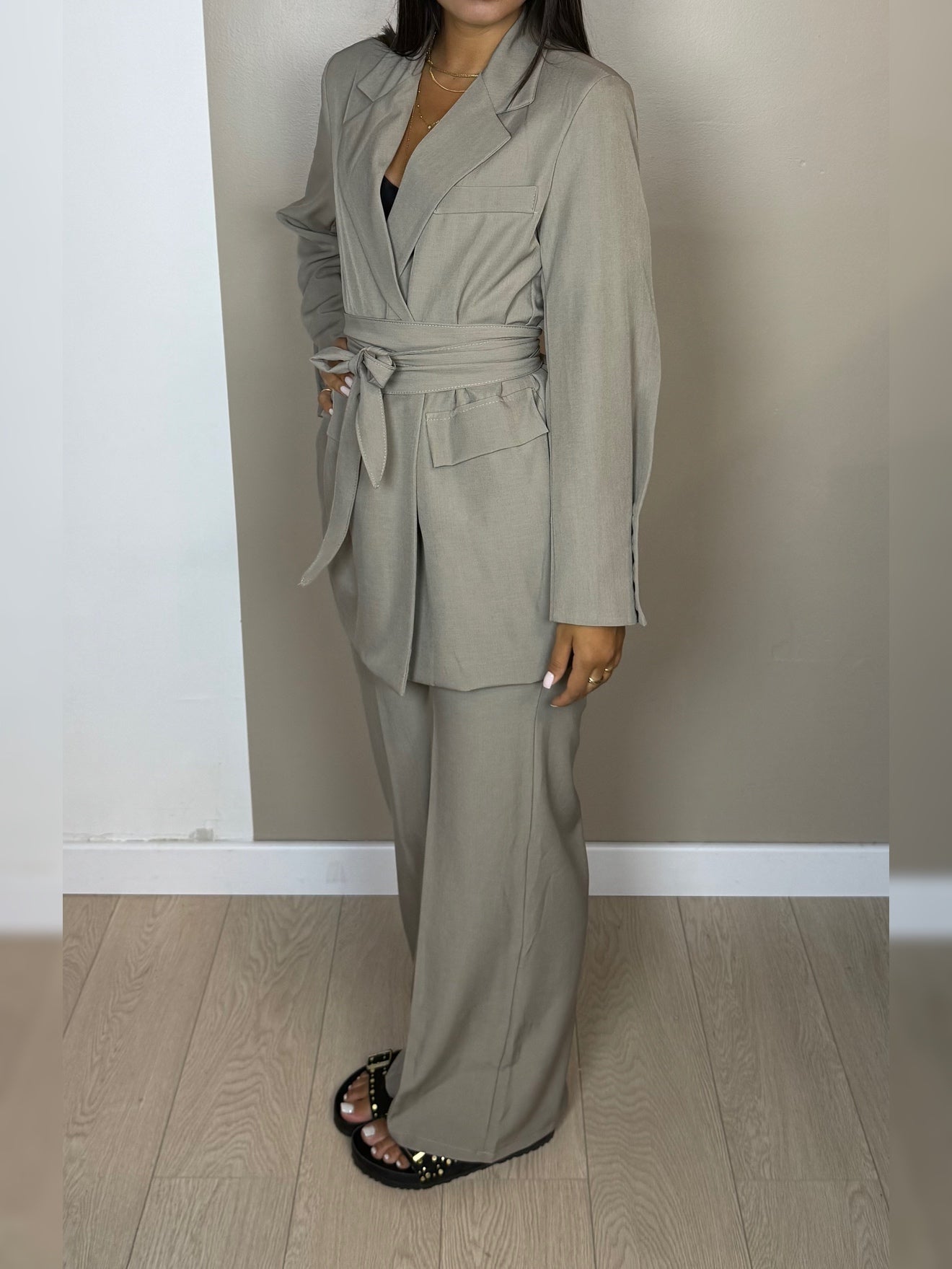 Ensemble NORA blazer pantalon manches longues avec ceinture E1