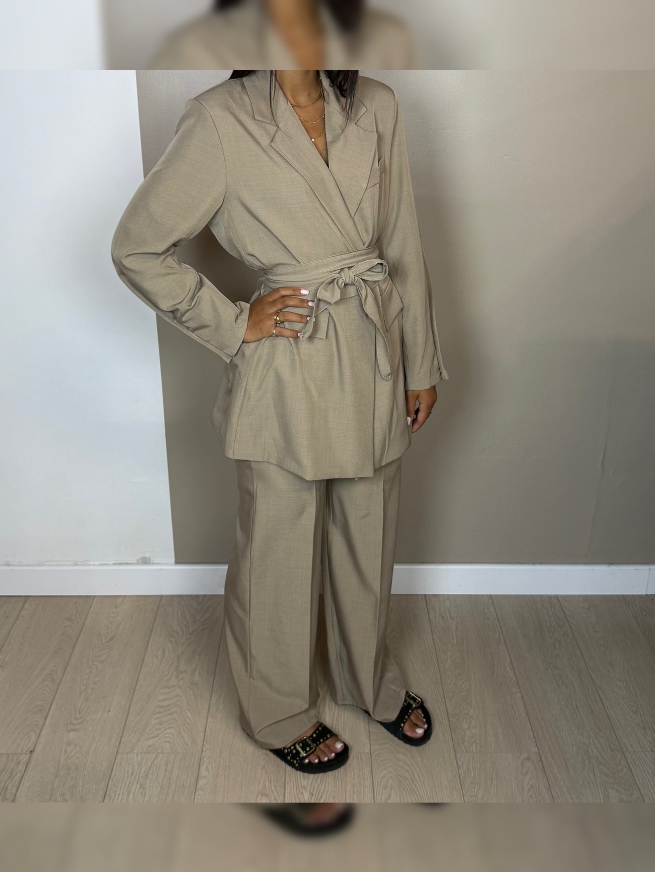 Ensemble NORA blazer pantalon manches longues avec ceinture E1