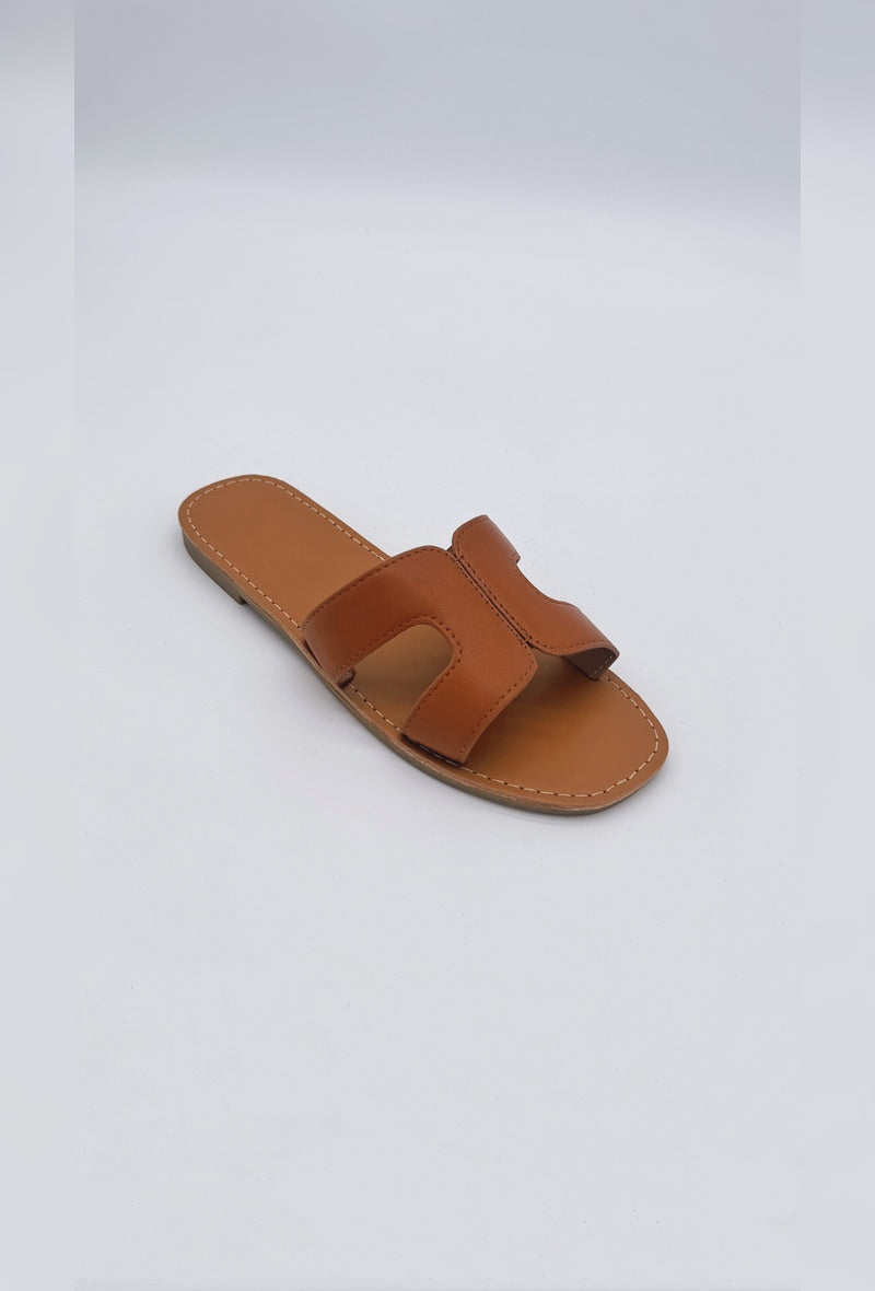 Sandales plates minimalistes